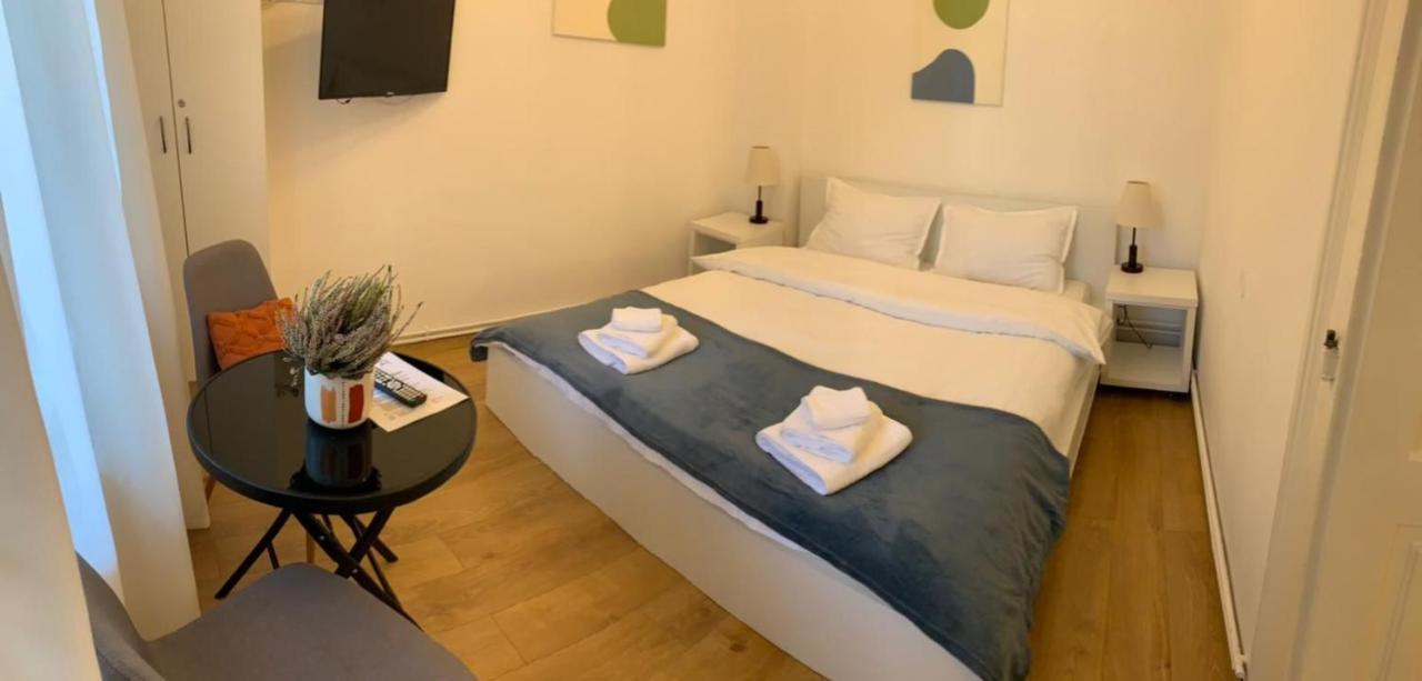 Apartament Plopilor Studios سيبيو المظهر الخارجي الصورة